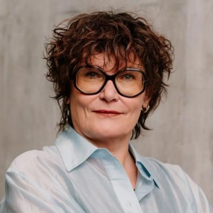 Dr. Anja Lok